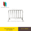 Stainless steel traffic barrier panel without wheels